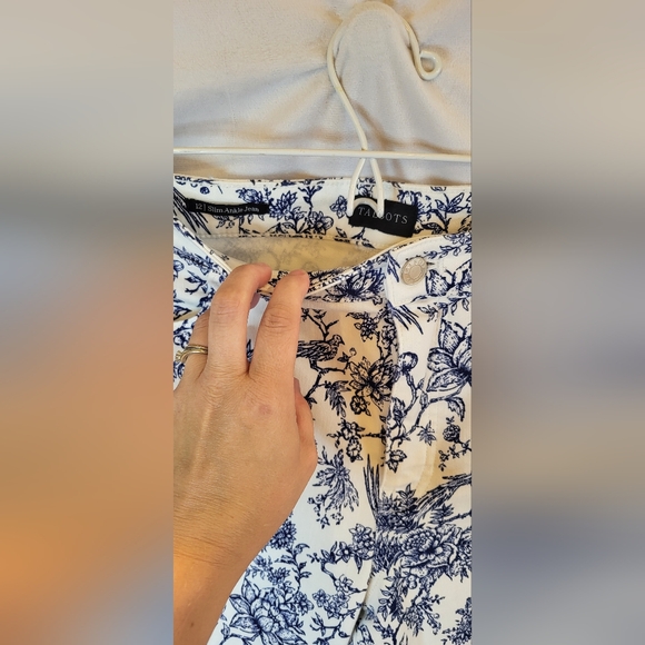 Talbot's women's size 12 Slim Ankle Jean - Picture 2 of 9